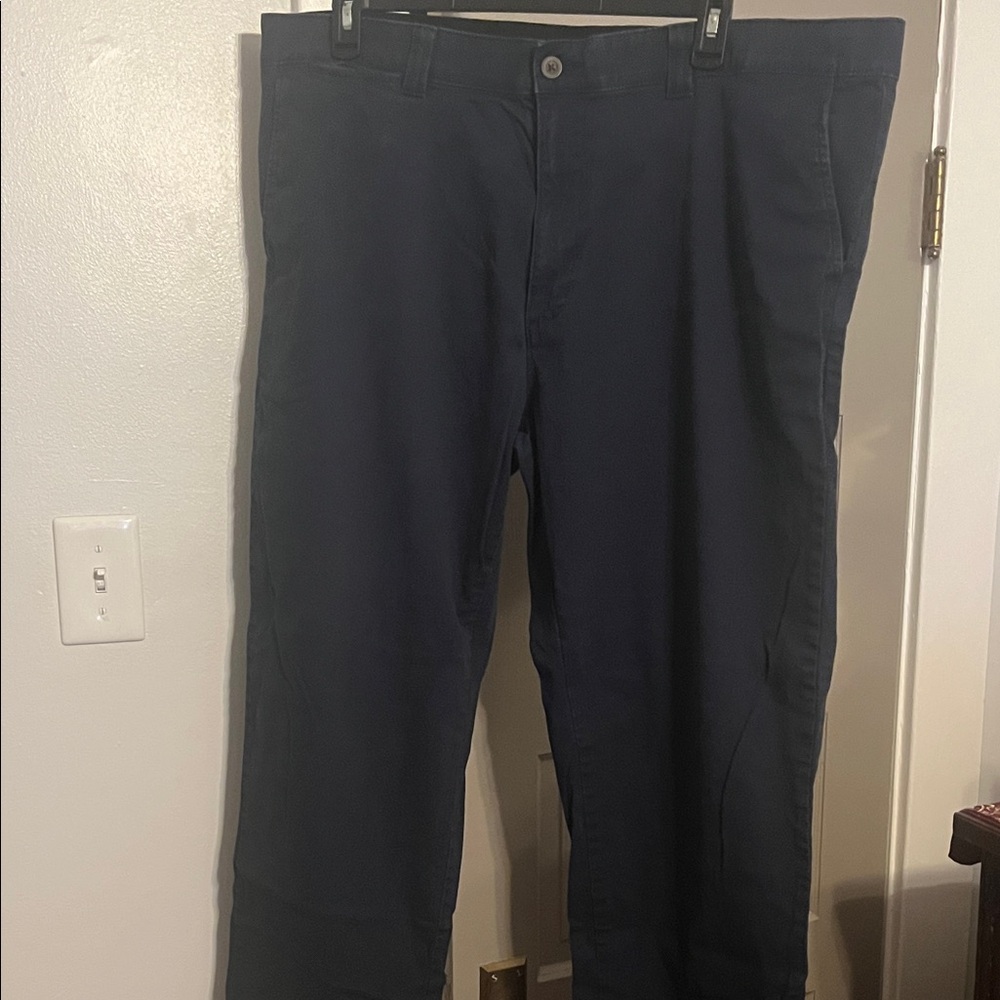 Amazon Essentials Men's Dark Blue Chinos 44/32